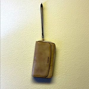 Coach 4x7 (ish) wristlet